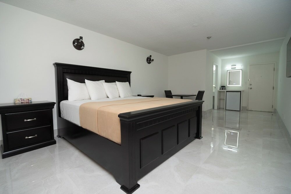 Фото Diplomat Inn