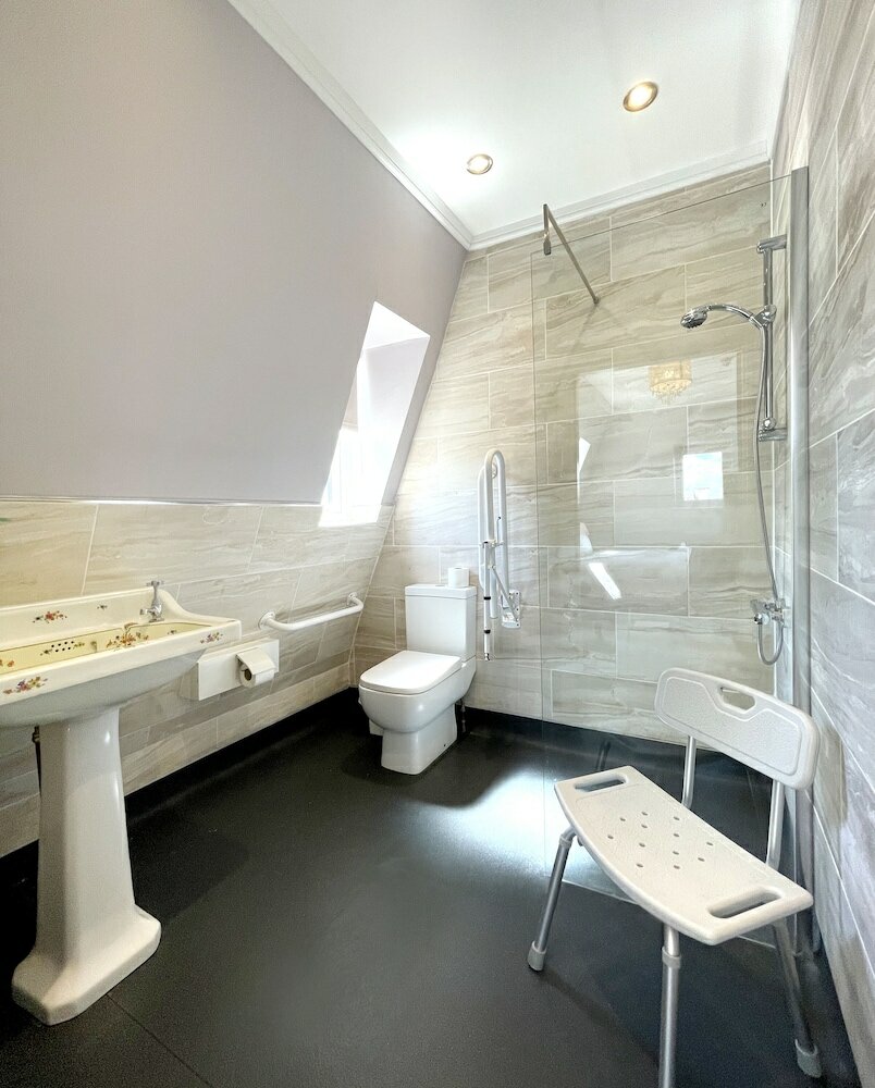 Фото Dukes Folly Hotel