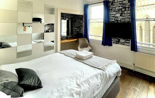 Гостиница St Christopher's Inn Bath hostel в Бате