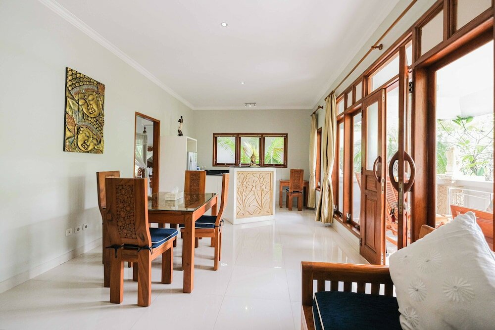 Фото Poinciana Resort Bali