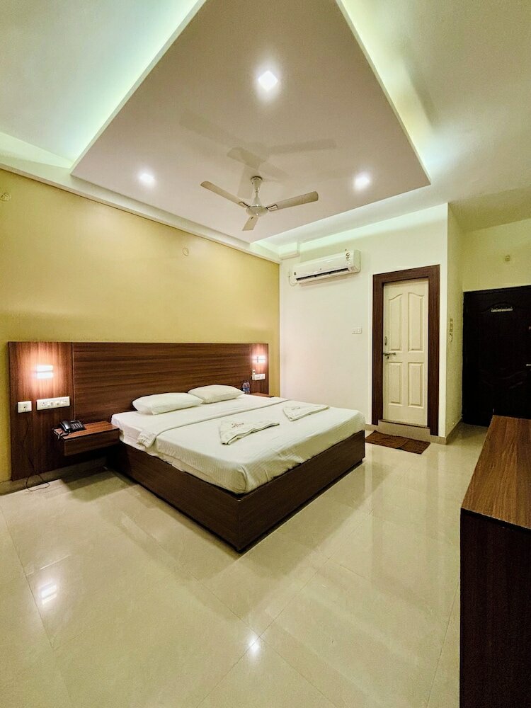 Фото Hotel Citywalk Residency