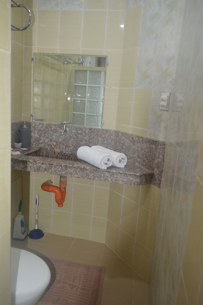 Фото Manora Apartments and Guest House