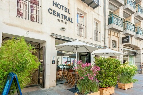 Внешний вид отеля Central Hotel в Авиньоне, фото 1