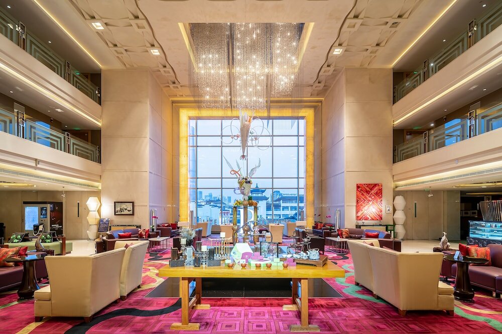 Фото Renaissance Shanghai Yu Garden Hotel