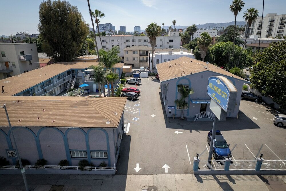 Фото Hollywood City Inn