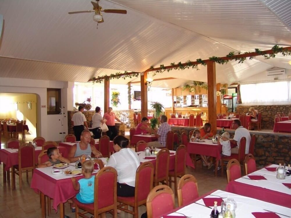 Фото Hotel Omorika