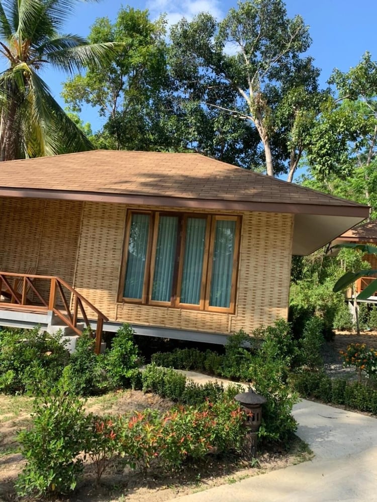 Фото Thiw Son Beach Resort