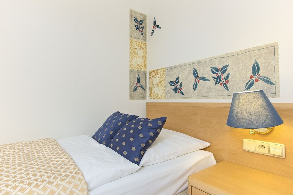 Фото Hotel Tivoli Prague