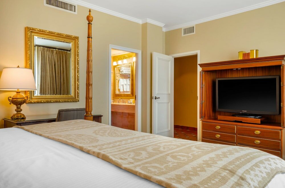 Фото Omni Royal Orleans Hotel