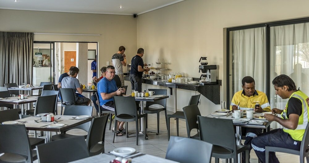 Фото Pofadder Inn by Country Hotels