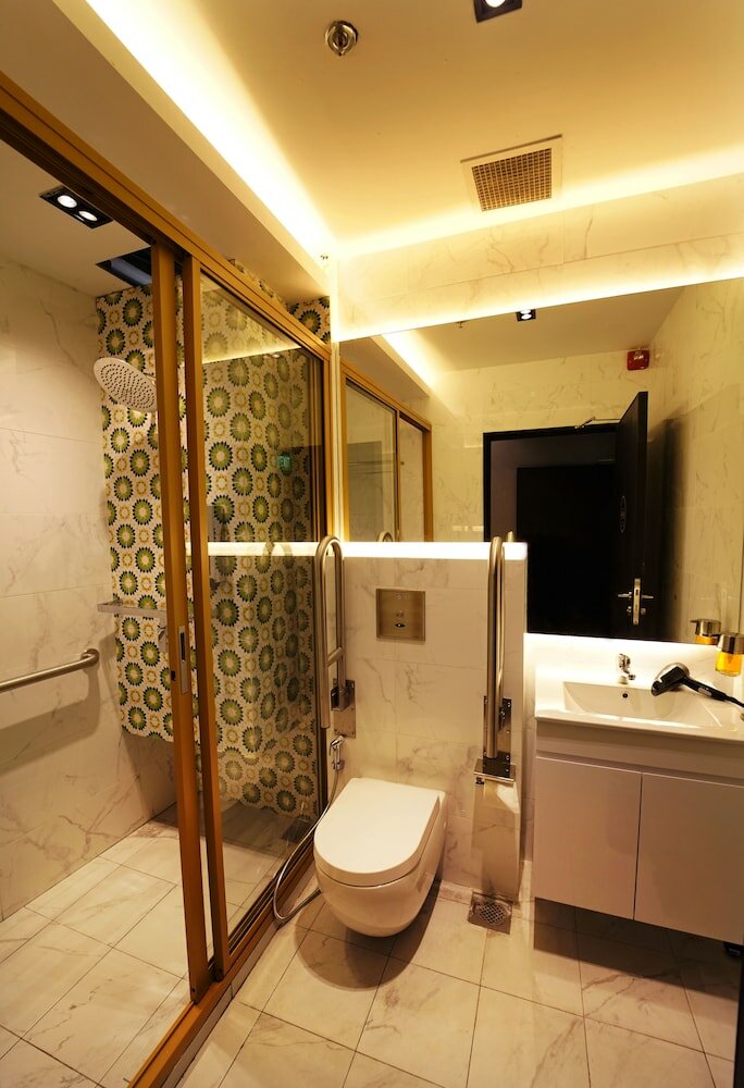 Фото CUBE Boutique Capsule Hotel in Kampong Glam