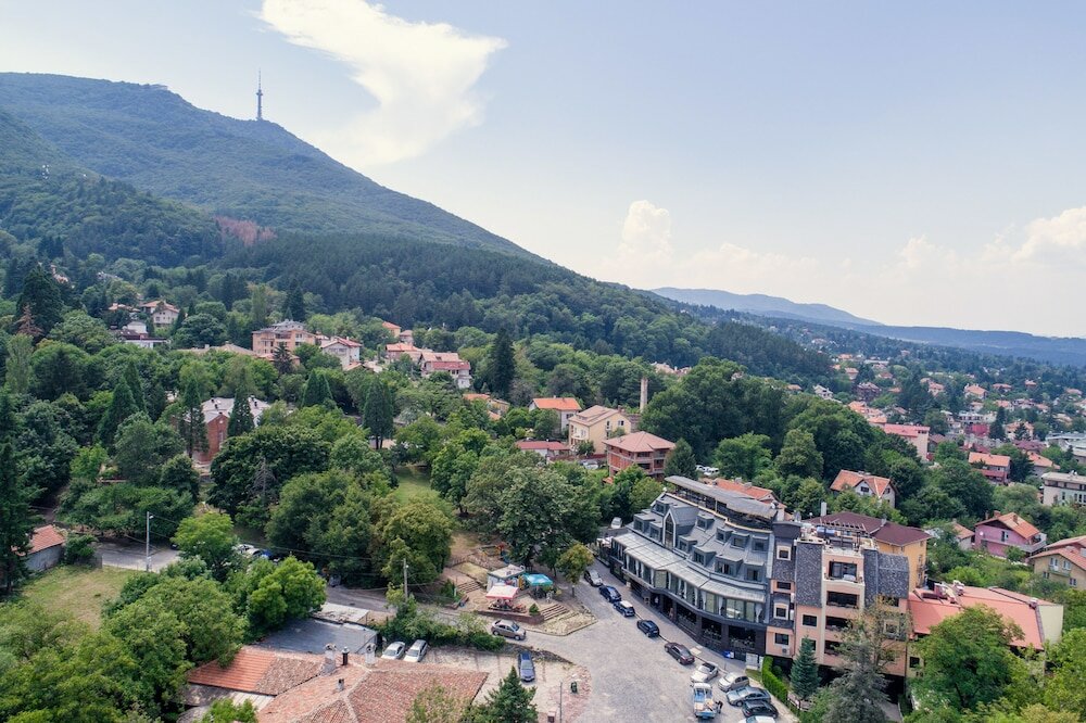 Фото All Seasons Residence Hotel