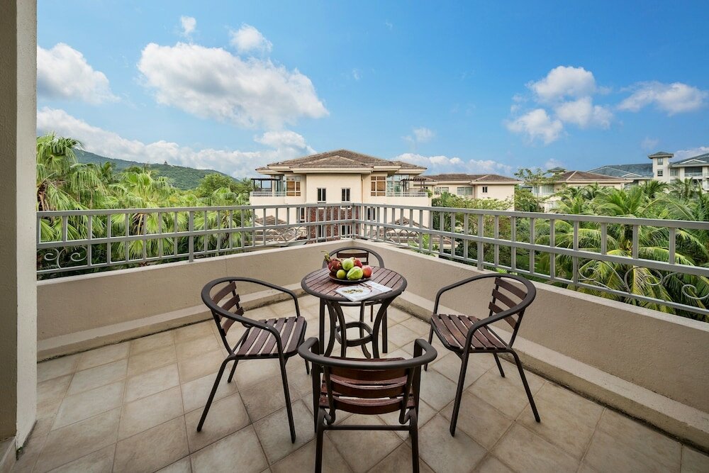 Фото Huayu La Floret Resort Yalong Bay