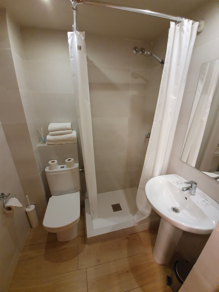 Фото Hostal Sant Ramón