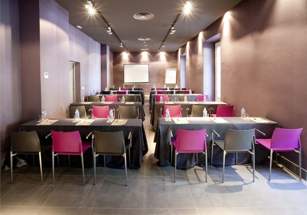 Фото Petit Palace Santa Bárbara