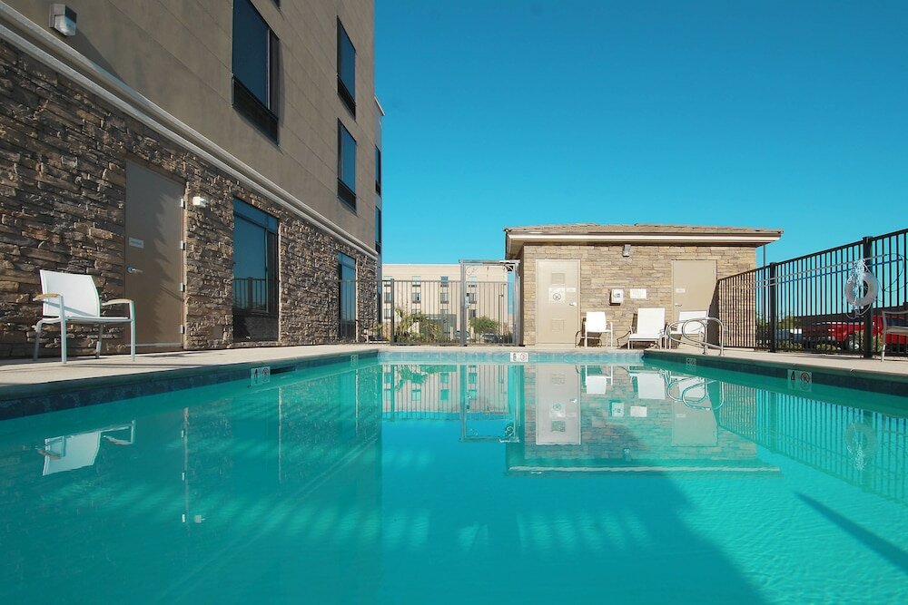 Фото SpringHill Suites Las Vegas North Speedway