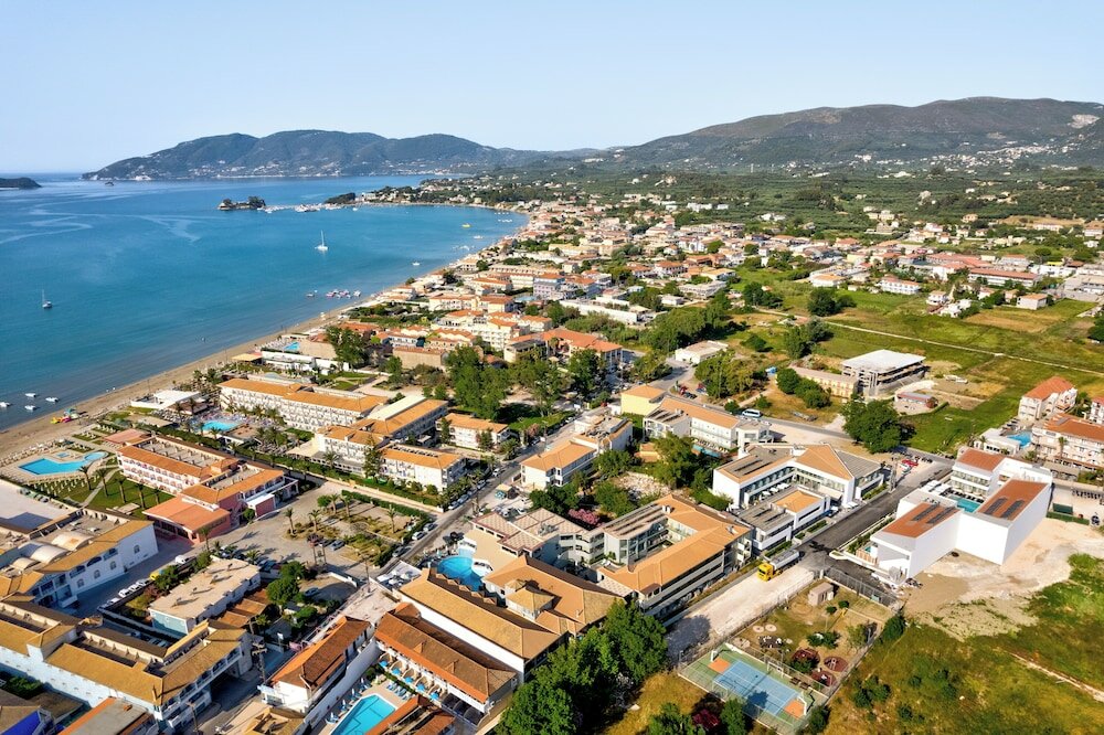 Фото White Olive Premium Laganas