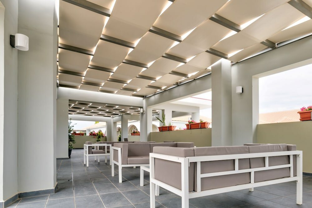 Фото White Olive Premium Laganas