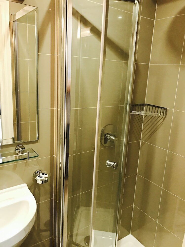 Фото Royal Cambridge Hotel