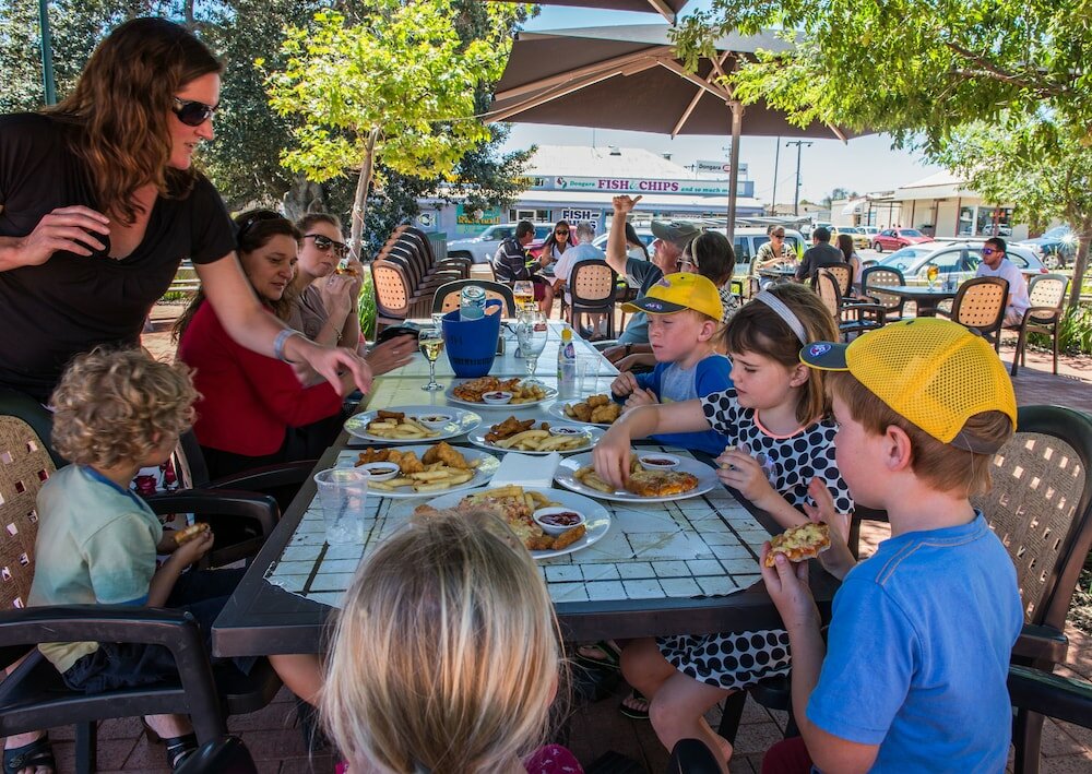 Фото Dongara Hotel Motel