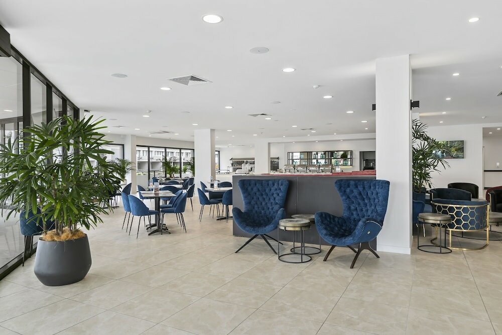 Фото The Benson Hotel