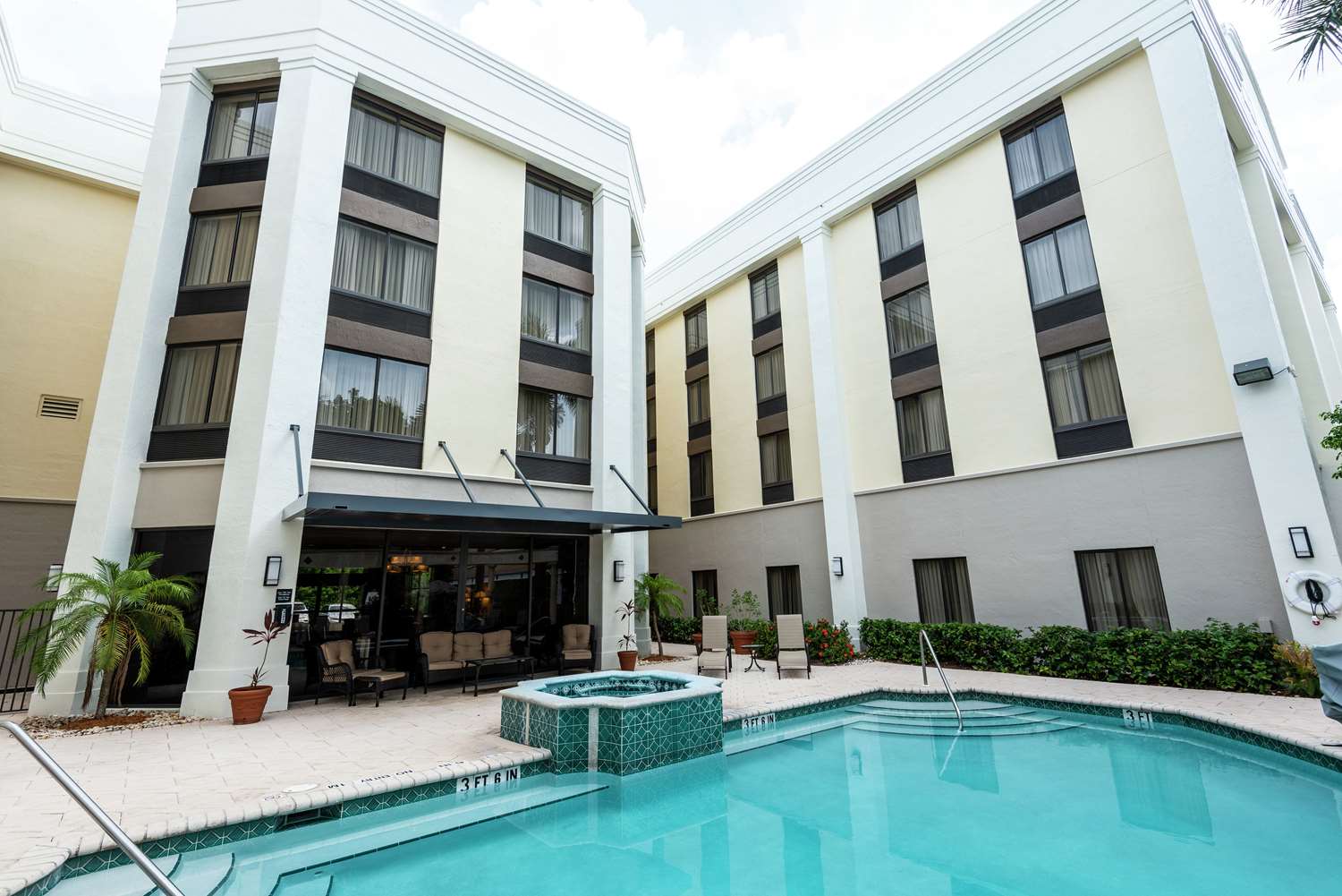 Фото Hampton Inn Boca Raton