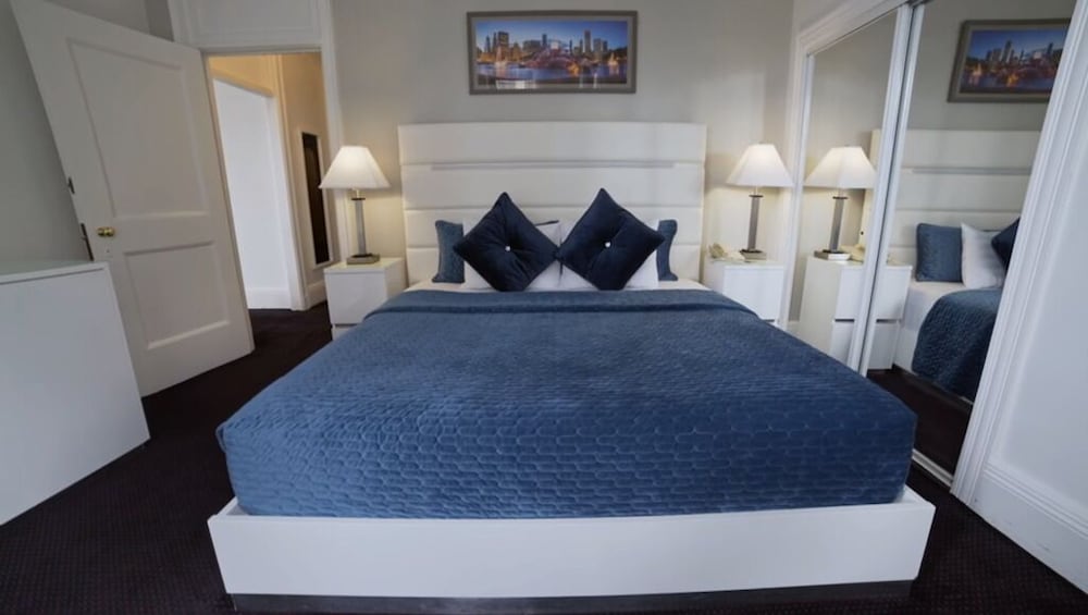 Фото The Congress Plaza Hotel & Convention Center