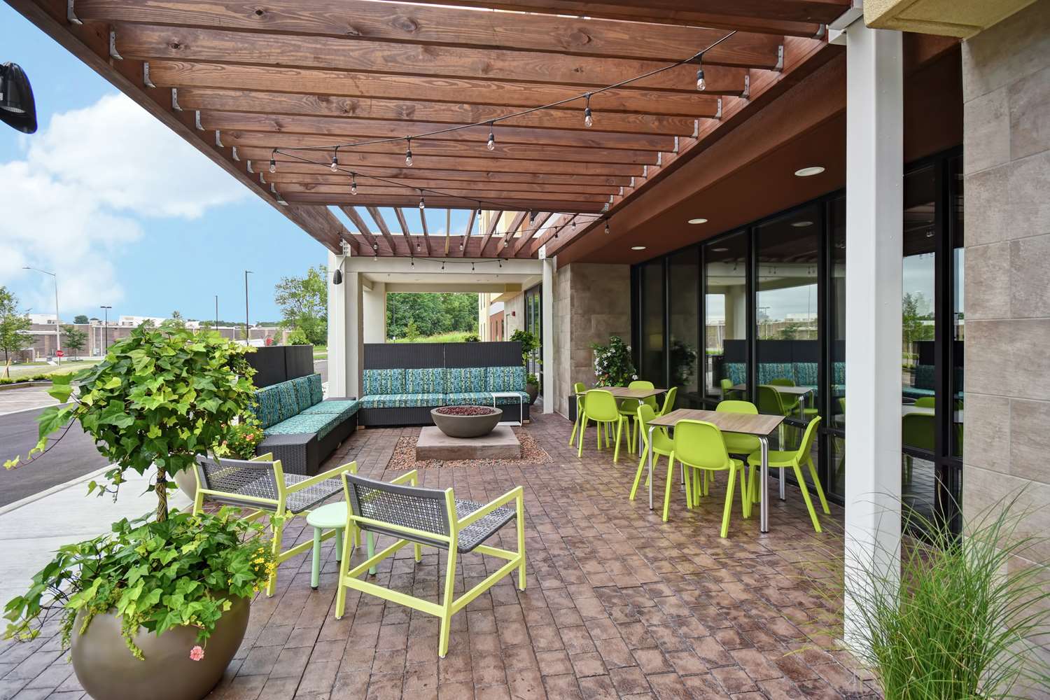 Фото Home2 Suites by Hilton Frankfort