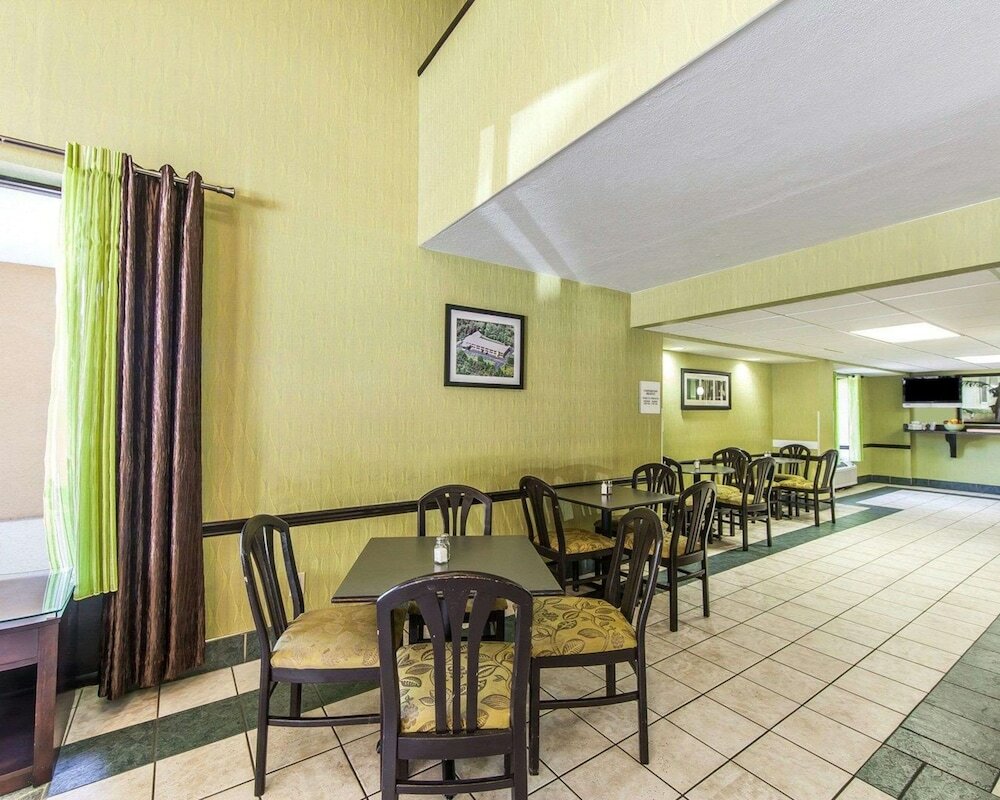 Фото Quality Inn West