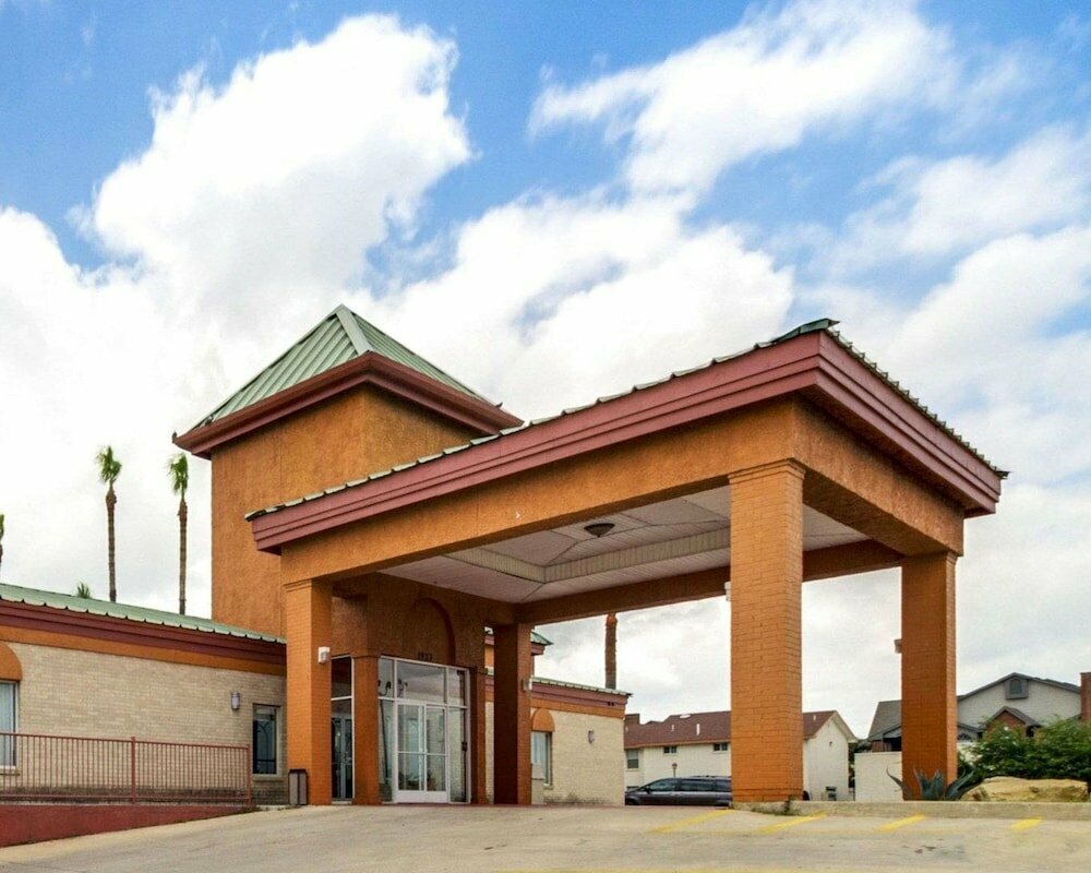 Hotel Econo Lodge Inn & Suites Eagle Pass, State of Texas, photo