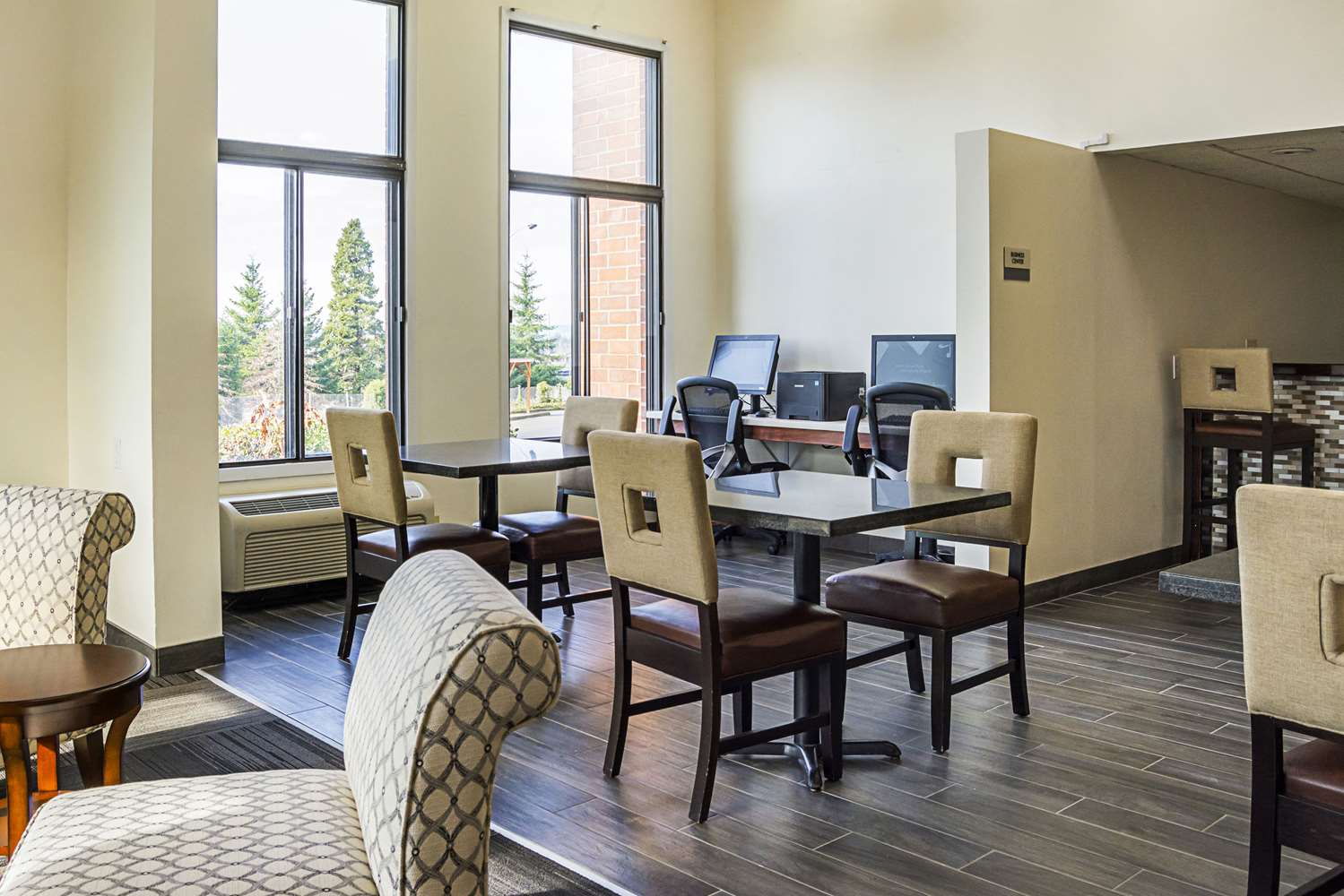 Фото Quality Inn & Suites Clackamas Portland