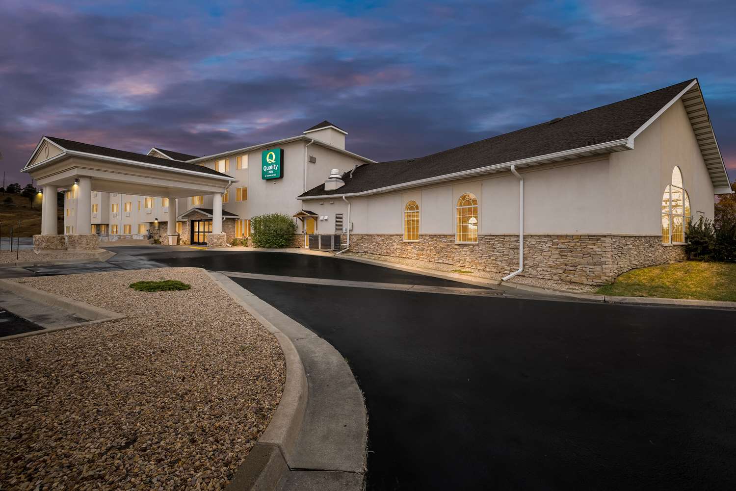 Фото Quality Inn near Monument Health Rapid City Hospital
