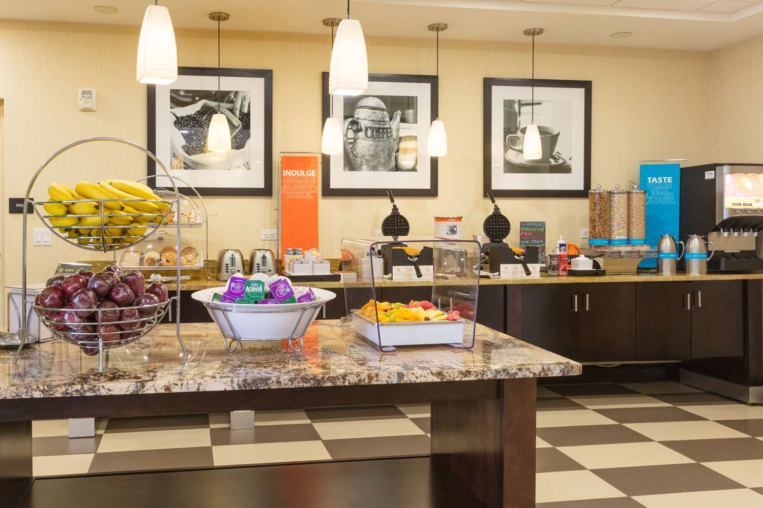 Фото Hampton Inn Daytona Beach/Beachfront