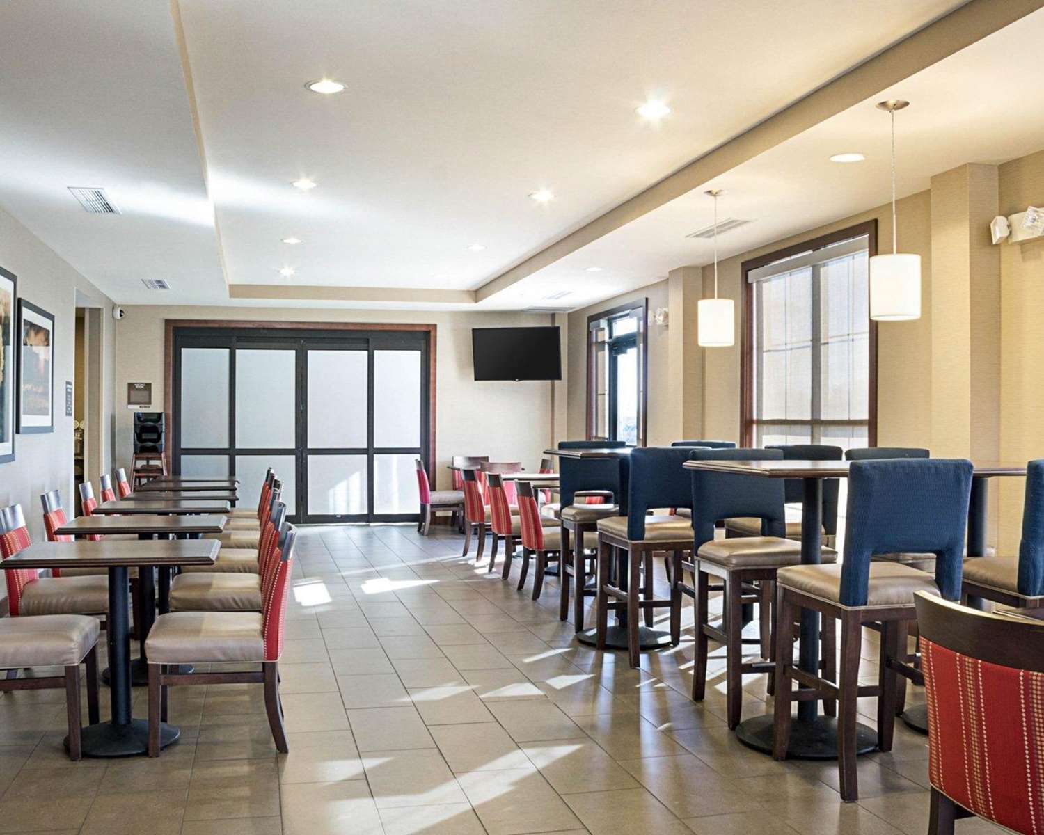 Фото Comfort Suites Medical Center