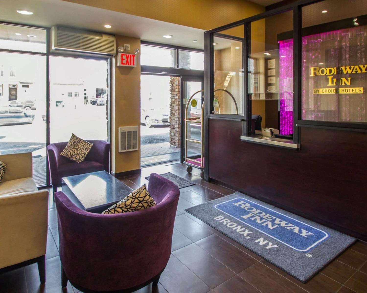 Фото Rodeway Inn Bronx Zoo