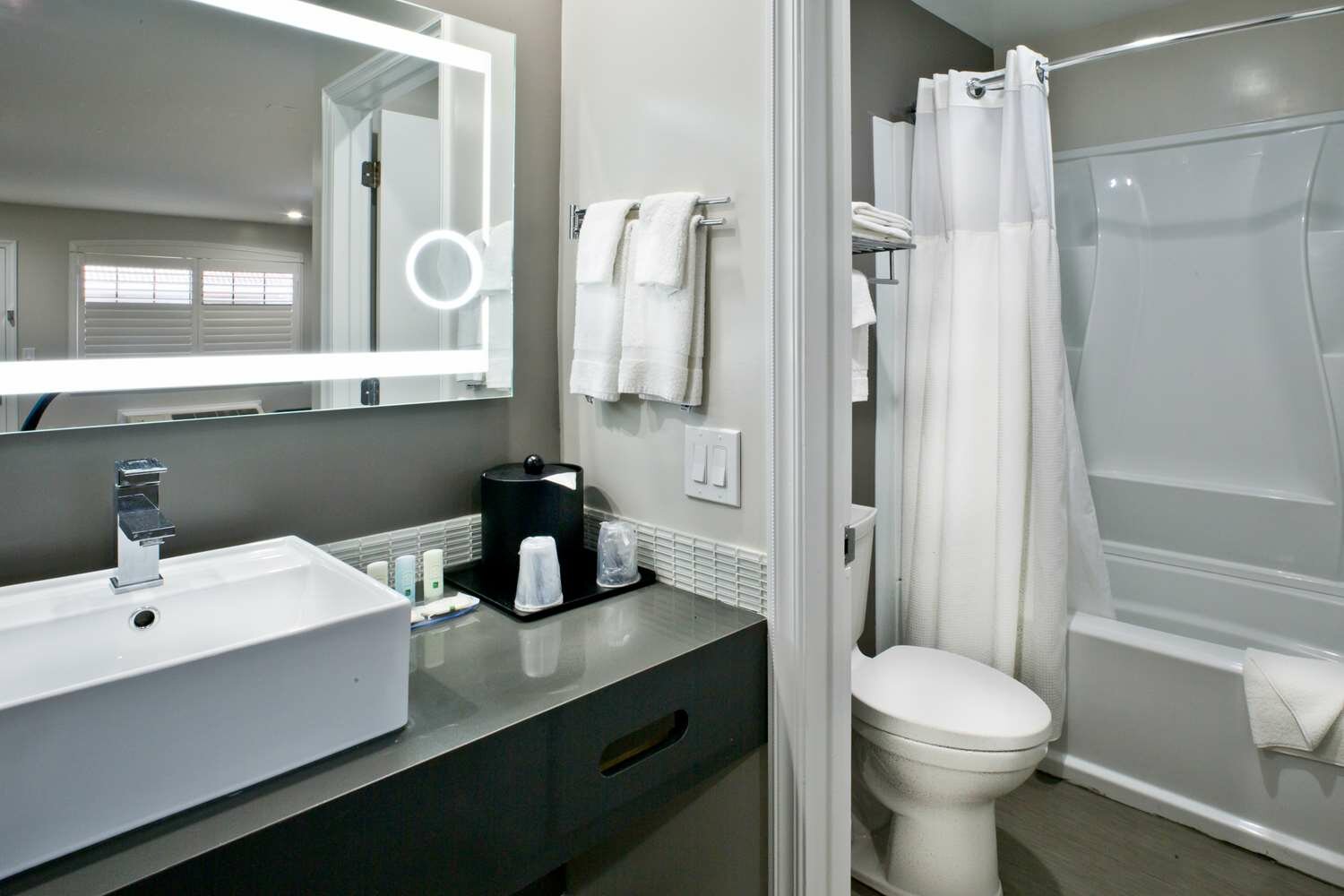 Фото Quality Inn Hayward