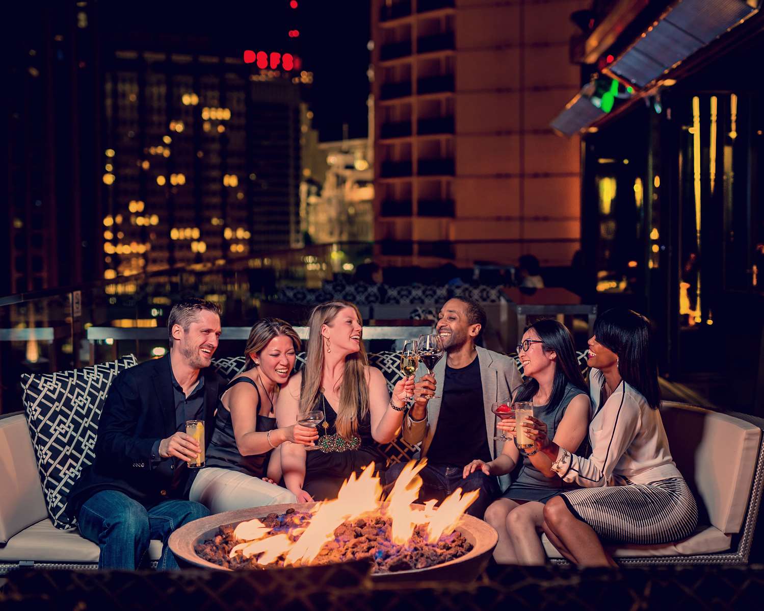 Фото The Logan Philadelphia, Curio Collection by Hilton