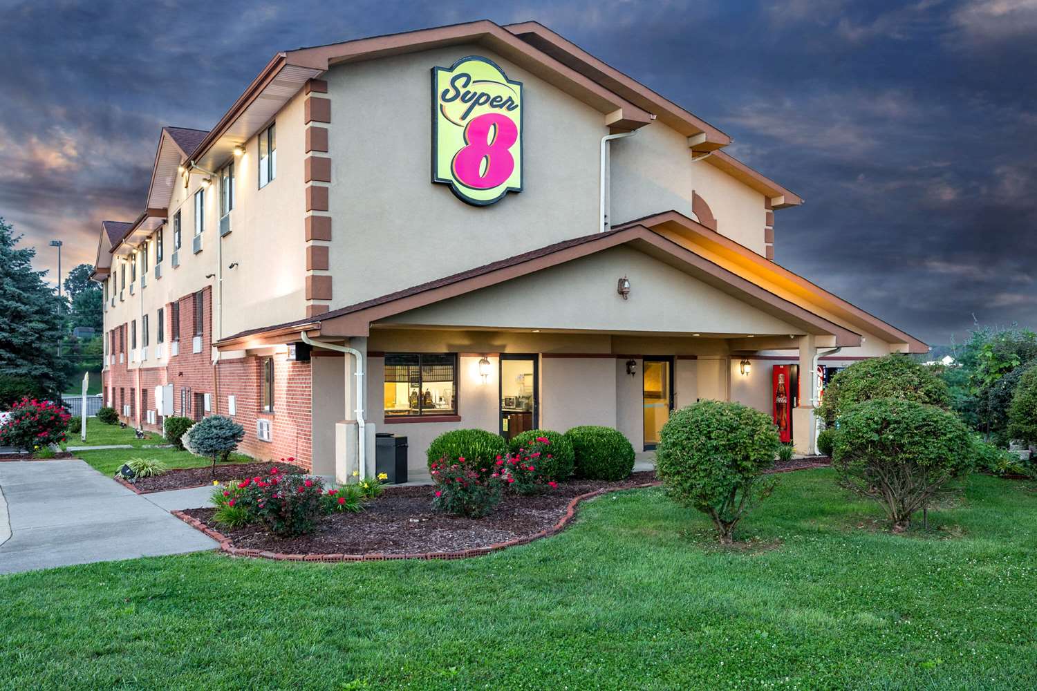 Фото Super 8 by Wyndham Abingdon Va