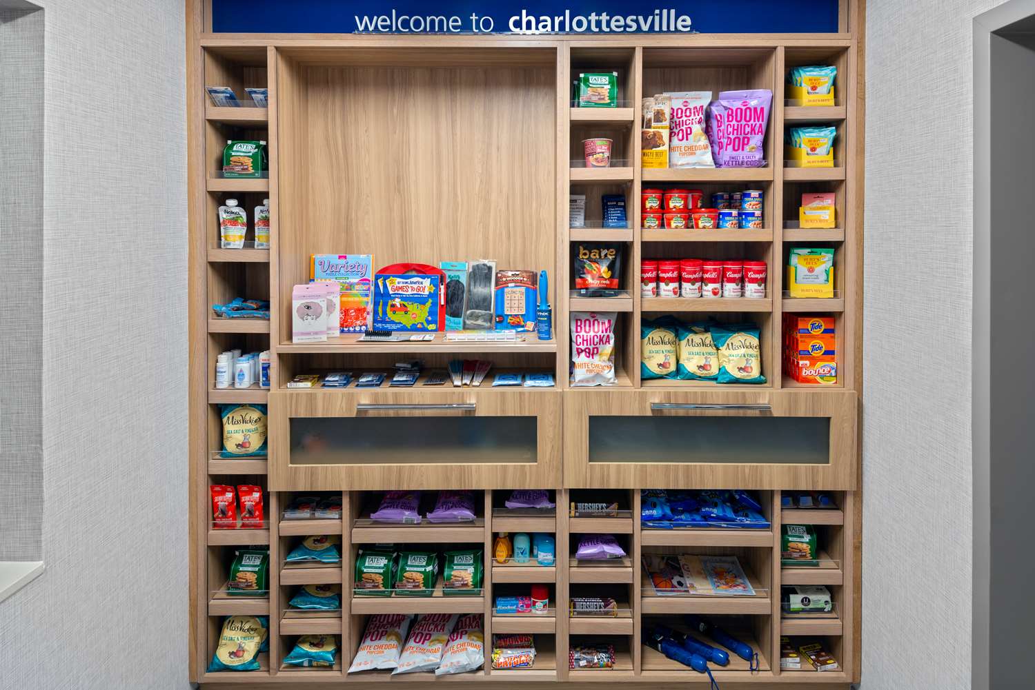 Фото Hampton Inn & Suites Charlottesville-At the University