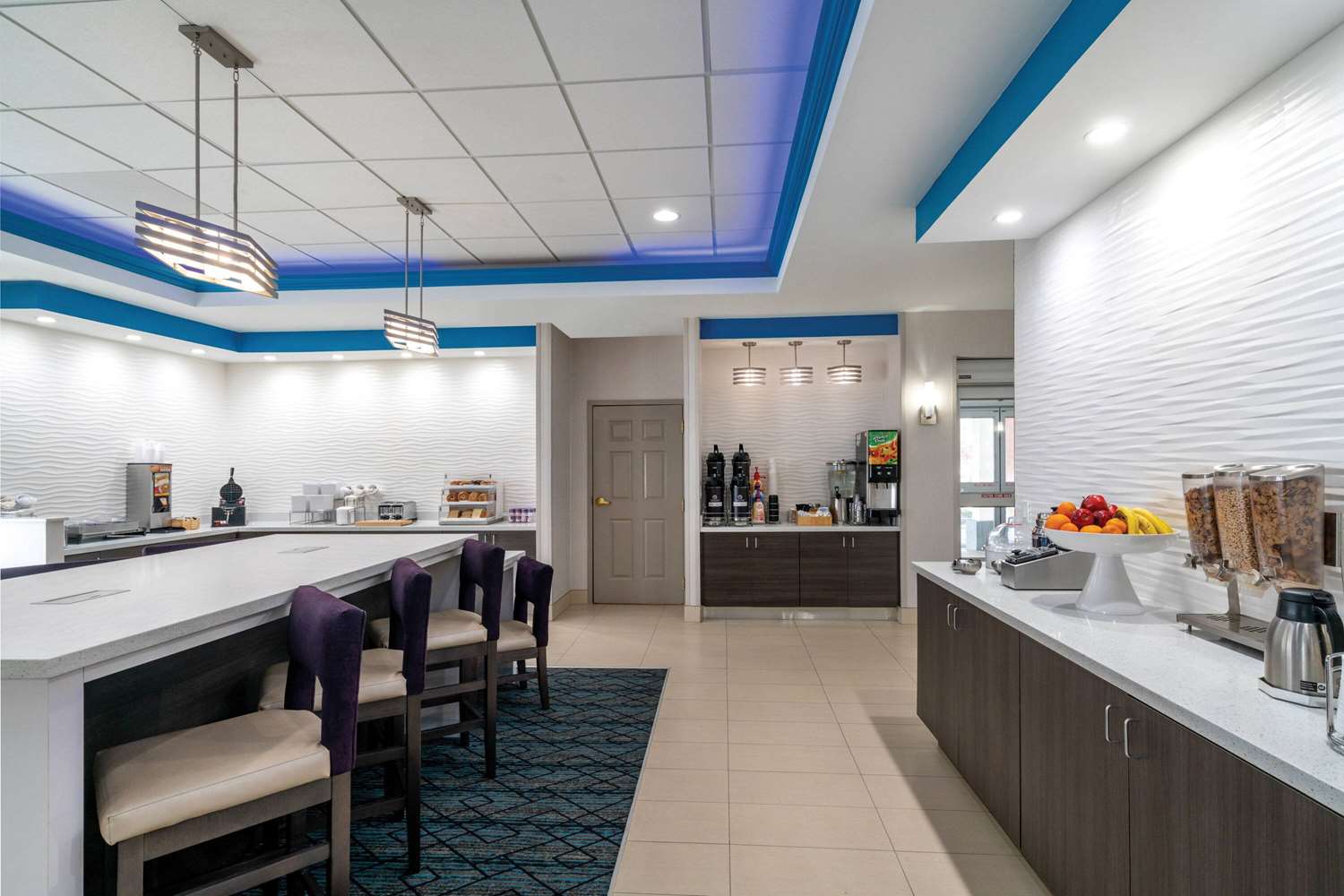 Фото La Quinta Inn & Suites by Wyndham Latham Albany Airport