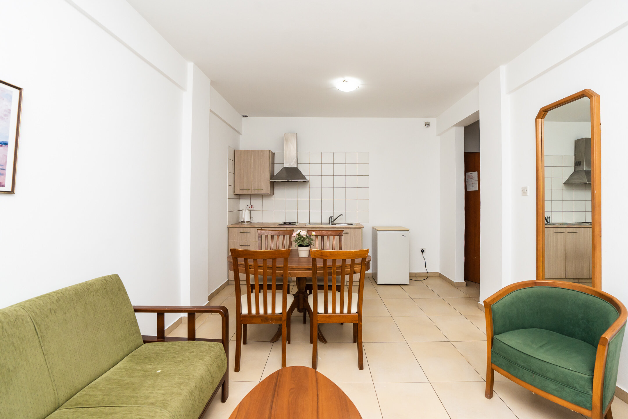 Фото Flora Hotel Apartments