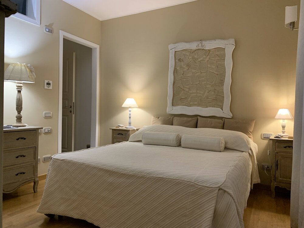 Фото White House Luxury Hospitality