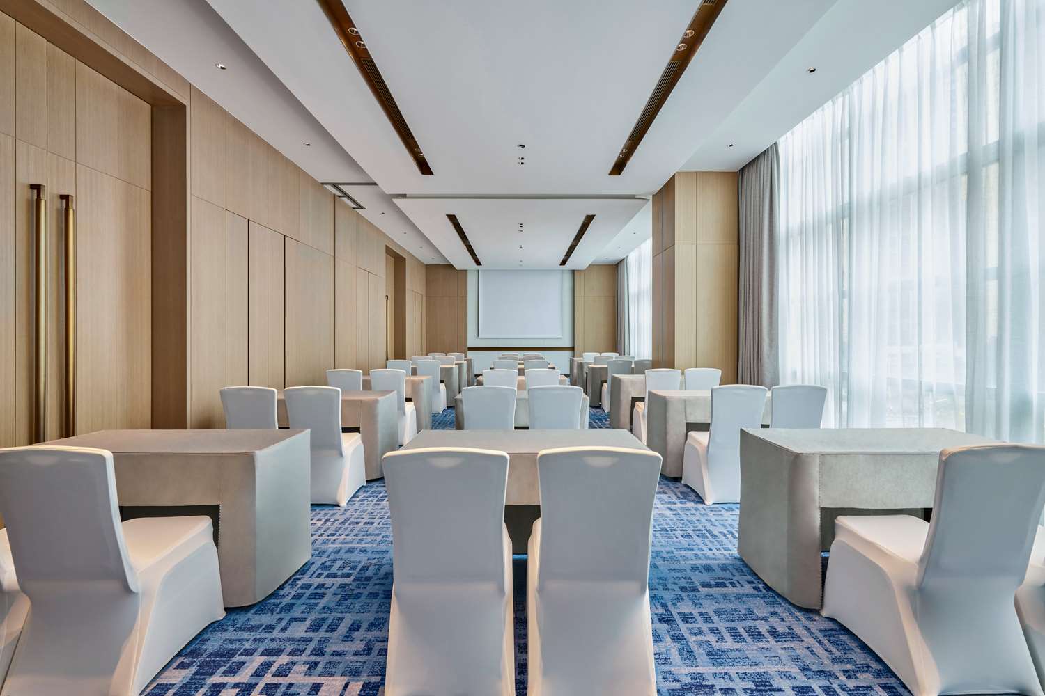Фото Hilton Garden Inn Shenzhen Guangming
