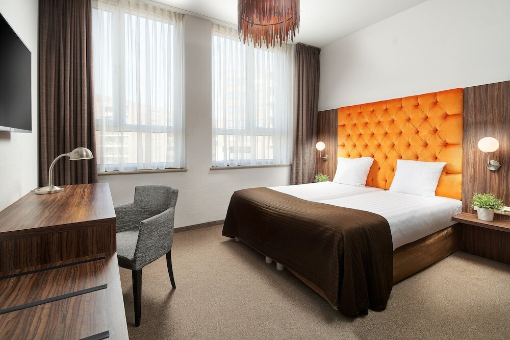 Фото Hotel La Reine