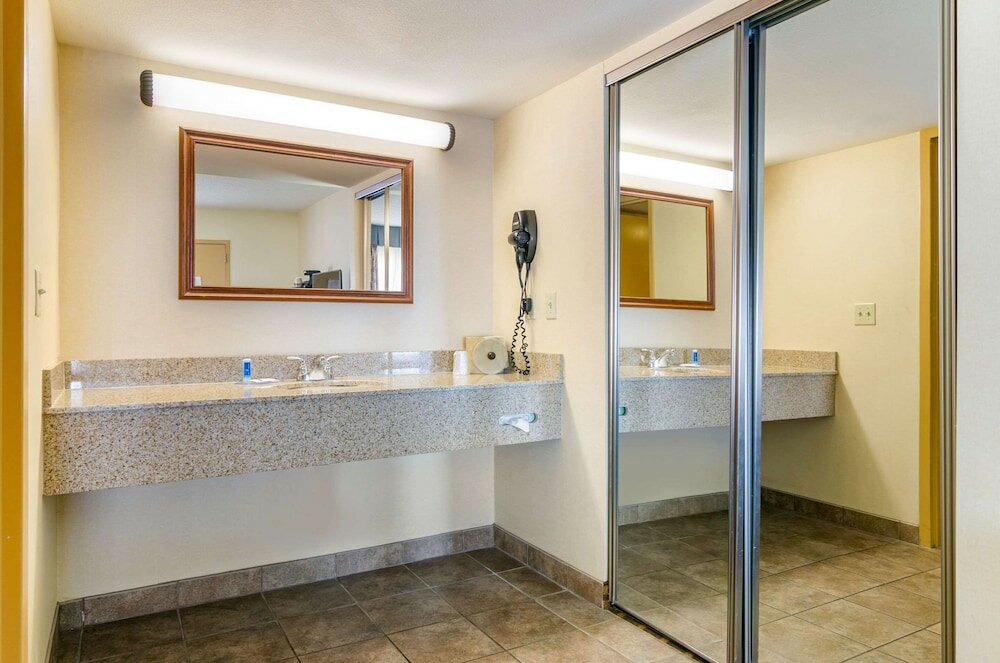 Фото Rodeway Inn Idaho Falls