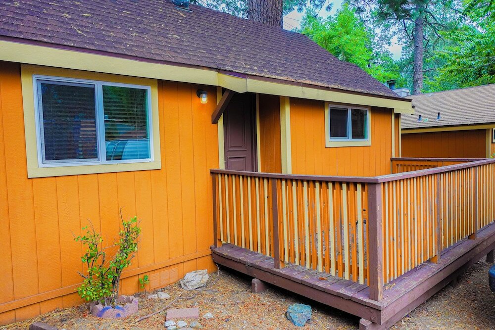 Фото Sleepy Hollow Cabins and Hotel