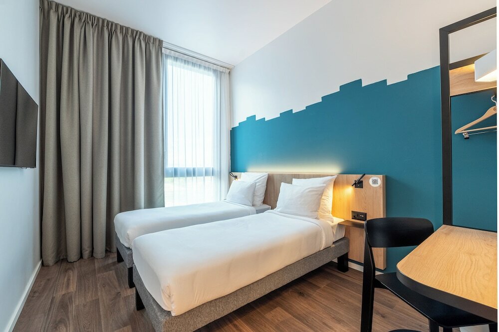 Фото отеля 2