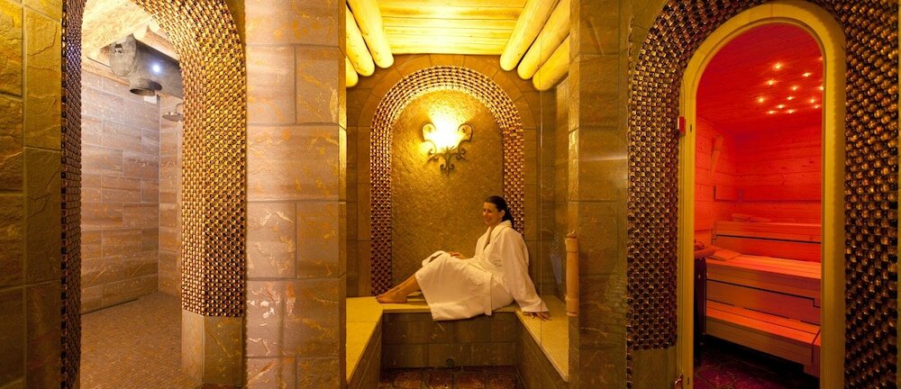 Фото Landhaus & Burg Hotel Romantik