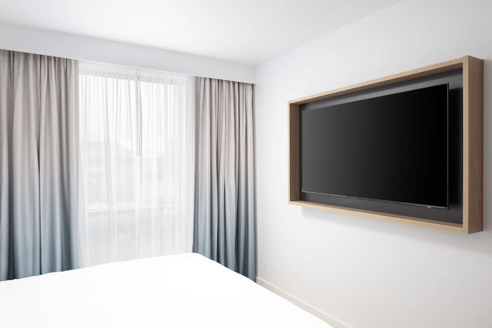 Фото Hampton by Hilton Rochdale