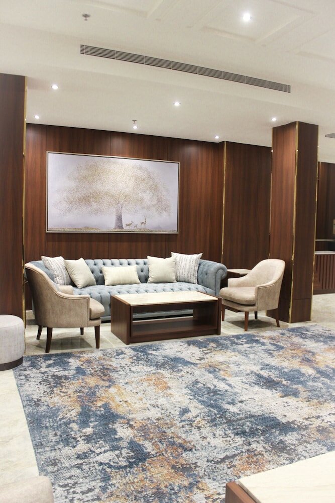 Фото Level Nine Hotel